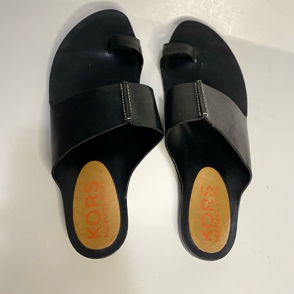 Michael Kors Black Leather Flat Open Toe Sandals Size 10M - Picture 8 of 11